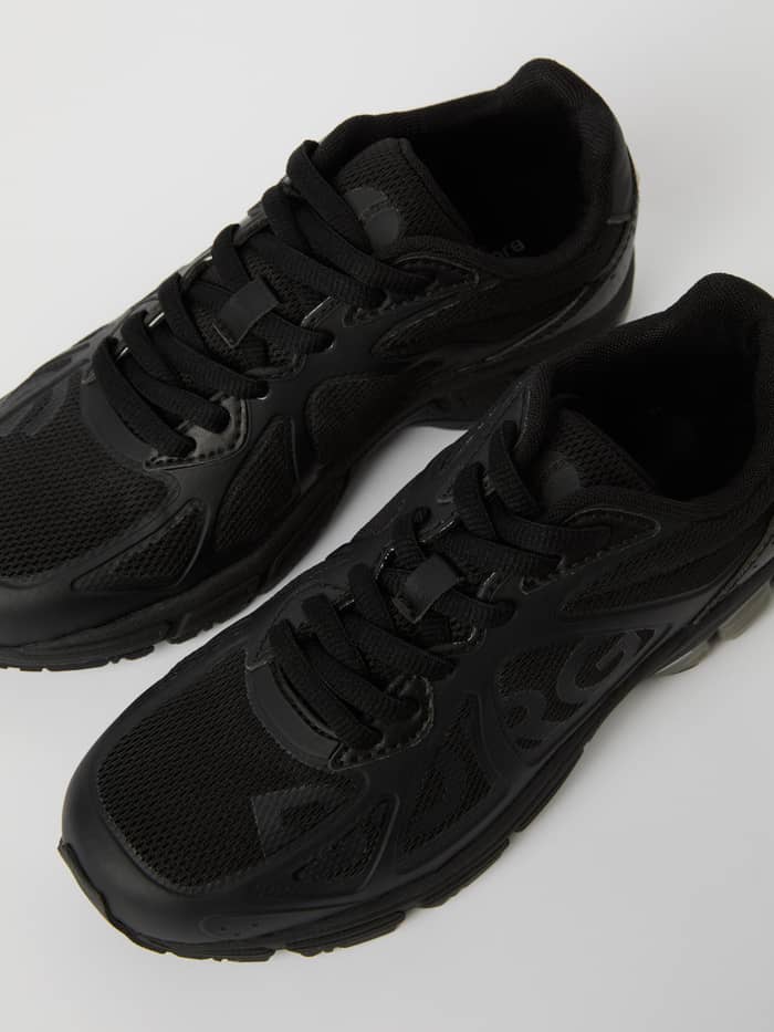 Women's Prime Tech Sneakers in zwart met mesh, synthetisch leer en een tonaal logo voor stijlvolle running. - Image 2