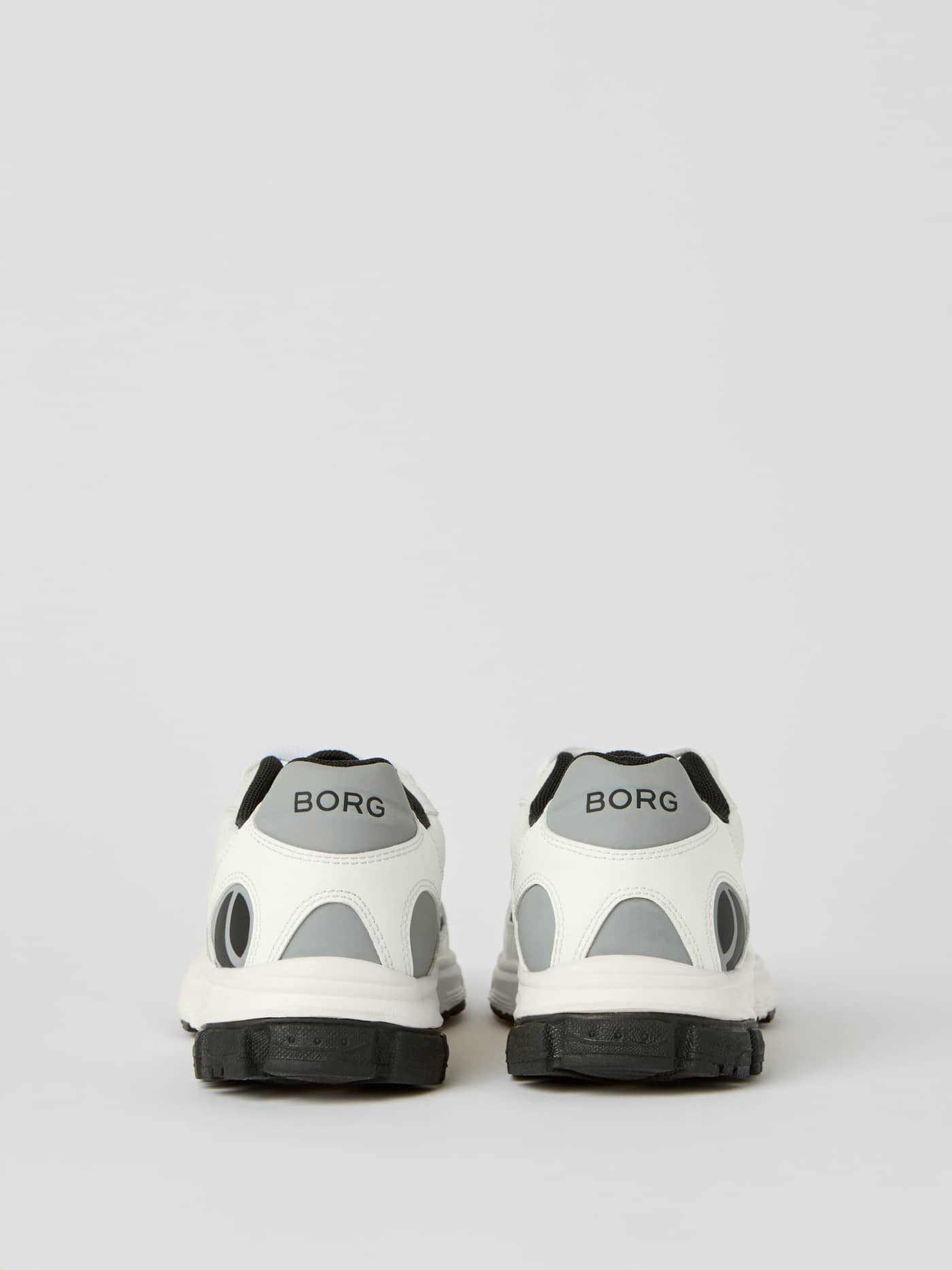 Women's Nova Sneakers i hvit sett bakfra, med grå BORG-logo for en sporty løpestil og god passform. - Image 4