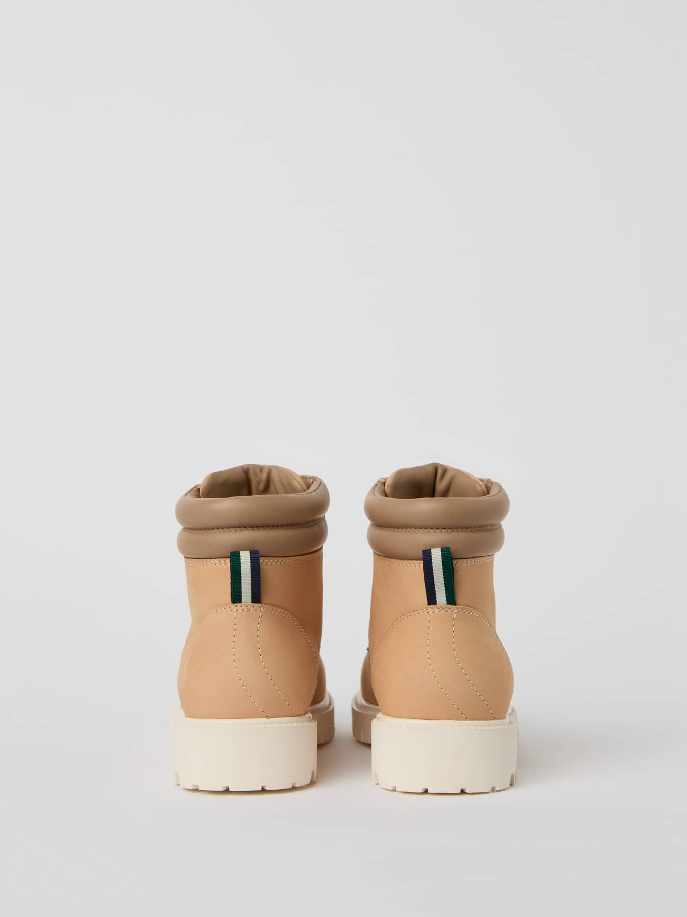 Women's Ridge Boots i Sand (Beige) set bagfra i læder med polstret krave og robust sål for en stilfuld pasform. - Image 3