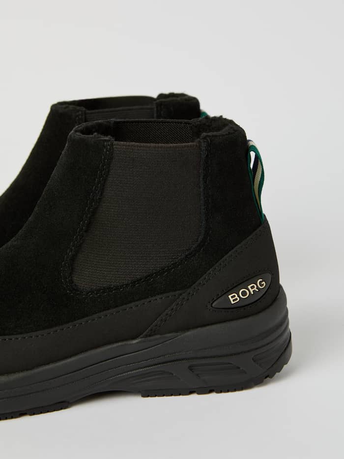 Women's Chelsea Tech Boots in zwart suède met goudkleurig BORG-logo en hiellus voor vrije tijd, gedetailleerd zijaanzicht. - Image 4
