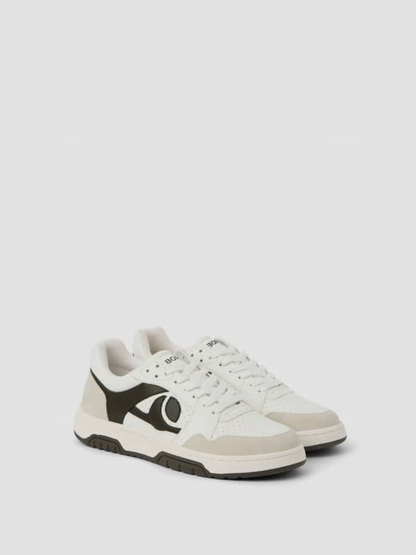 Men's Ollie WB Sneakers i White / Olive (Hvit) i semsket kuskinn og vannbasert PU med tennis-inspirert stil, sett fra siden.