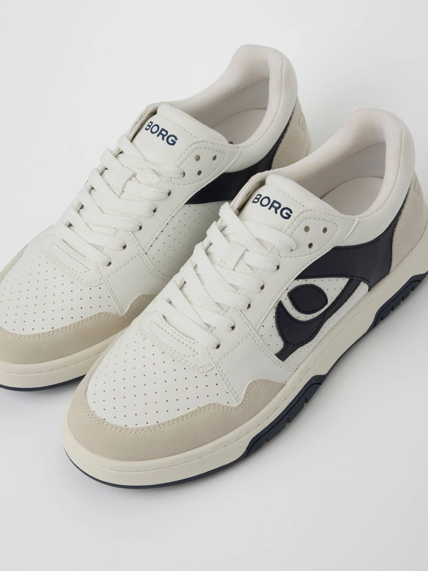 Men's Ollie WB Sneakers in White with navy logos, featuring waterbased PU and cow suede for functional tennis style. - Image 2