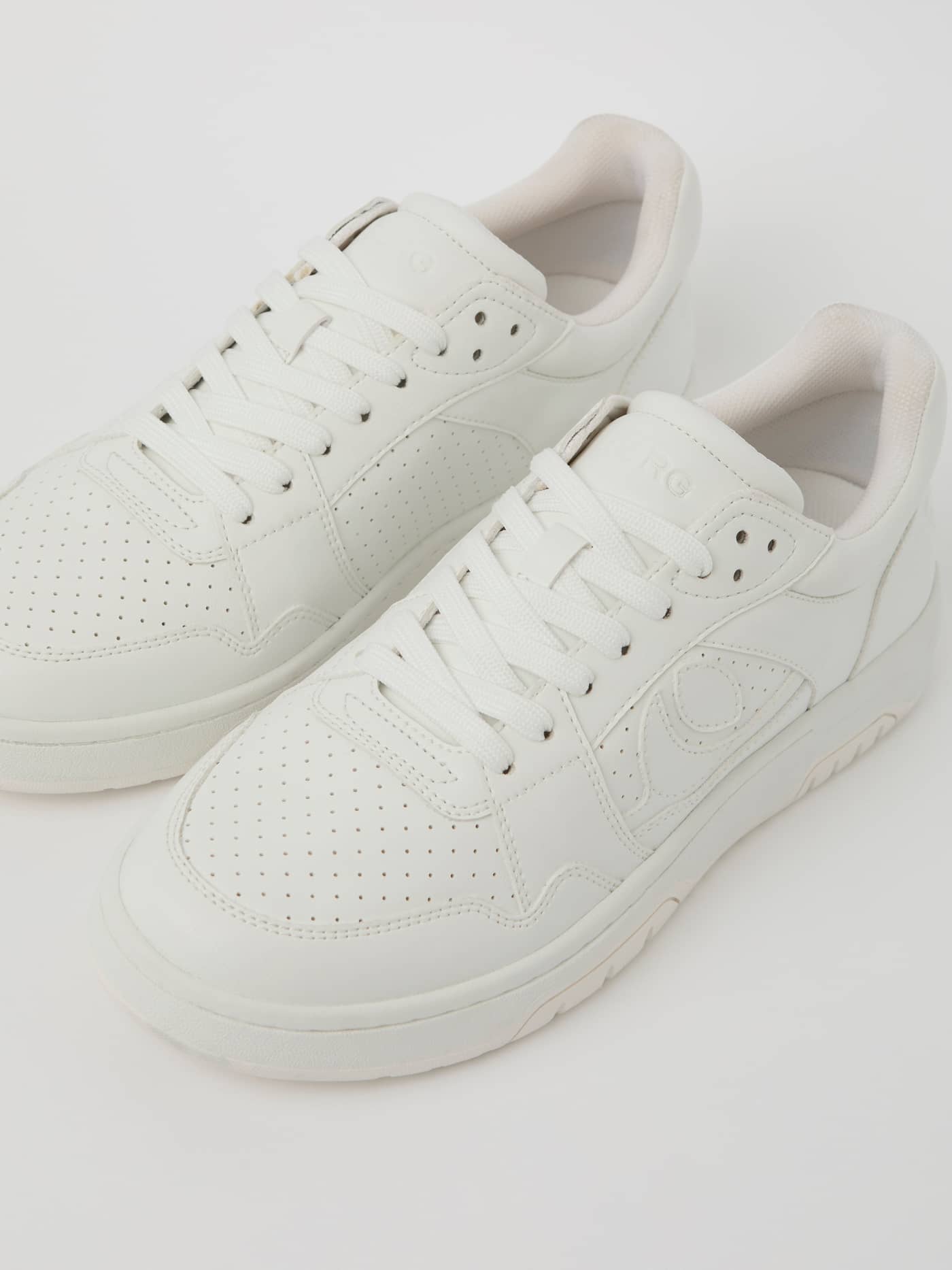Weiße Men's Ollie Waterbased Sneakers aus wasserbasiertem PU und Rindsveloursleder für Stil und Funktion im Alltag. - Image 2