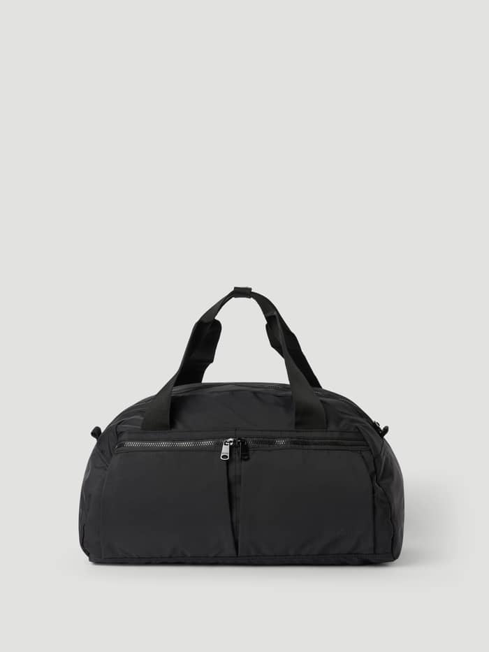 Front view of the Studio Sports Bag 40L in Black Beauty (Black), a durable training bag made from recycled polyester.