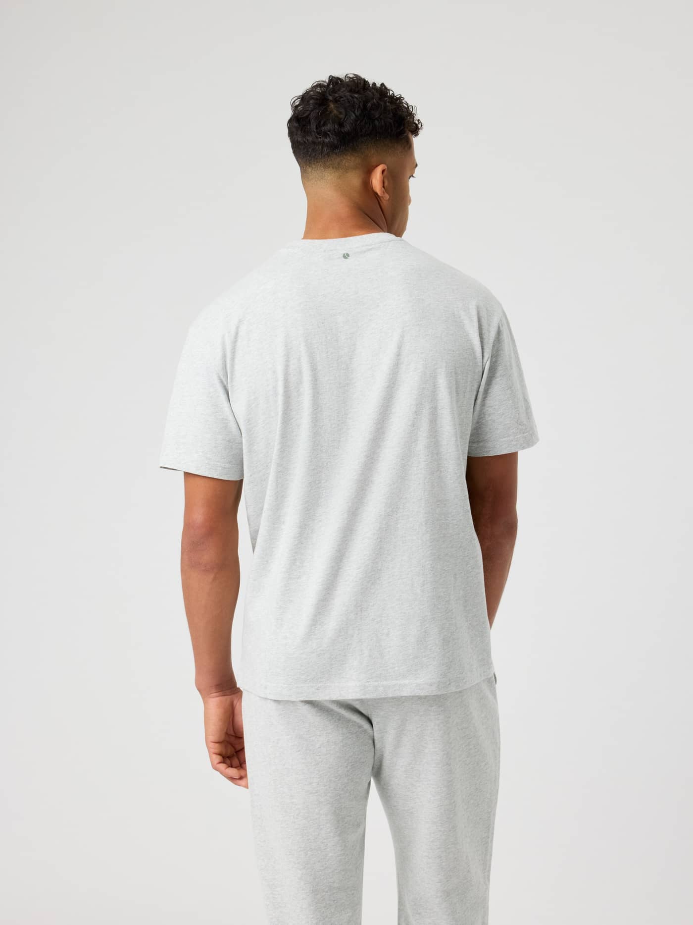 Borg Classic Print T-Shirt i Ultra Light Grey Melange (Grå) set bagfra i bomuld med tennisbold-print. - Image 2