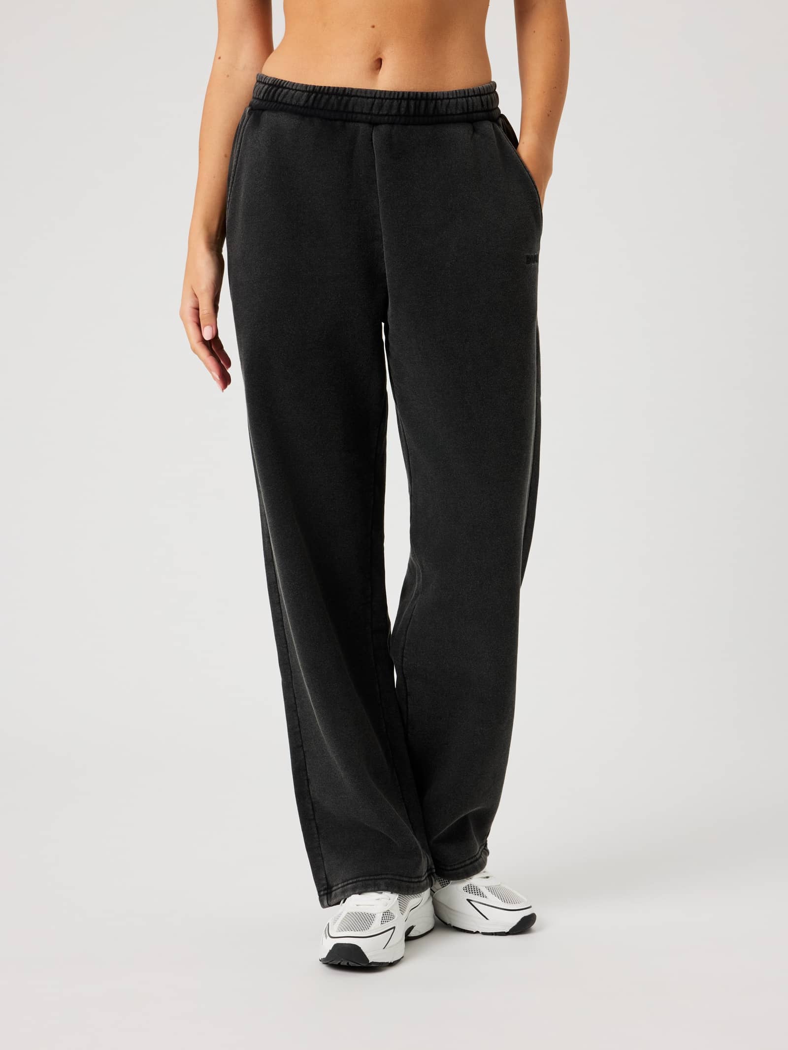 Björn Borg - Studio Oversized Straight Sweatpants Washed Out Black - Image 1