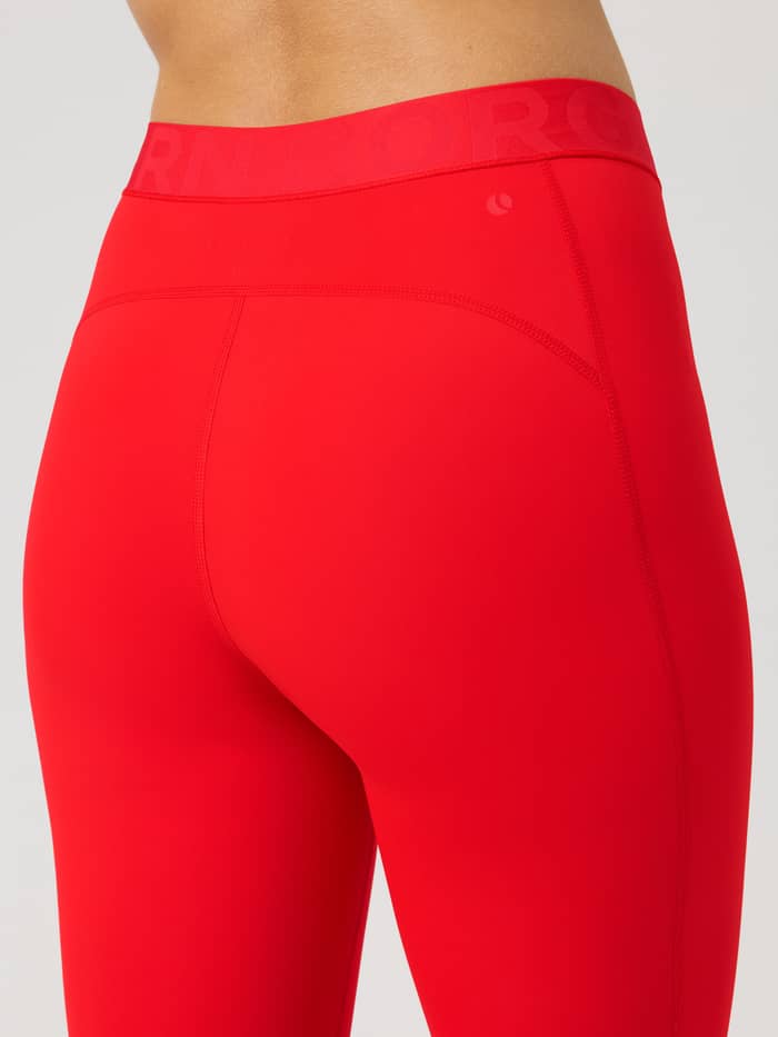 Rückansicht der Borg Tights in Flame Scarlet (Rot) mit tonalem Markenbund für Training und Tennis. - Image 4