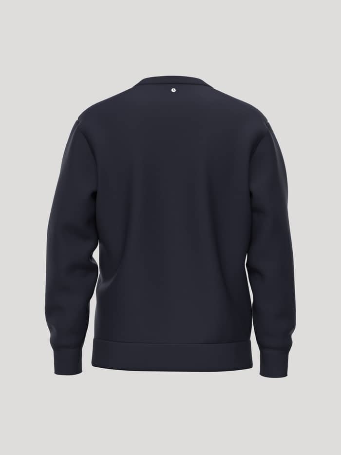 Vue de dos du Borg Essential 4 Sweatshirt en Night Sky (Marine) avec une broderie de balle de tennis à l'arrière du col. - Image 2
