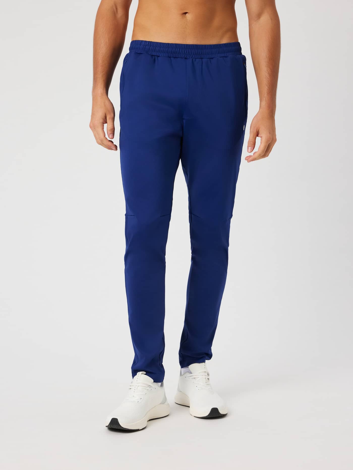 Björn Borg Ace Training Pants i Blue Depths (Blå) för herr sedda framifrån, funktionella byxor för tennis och träning. - Image 1