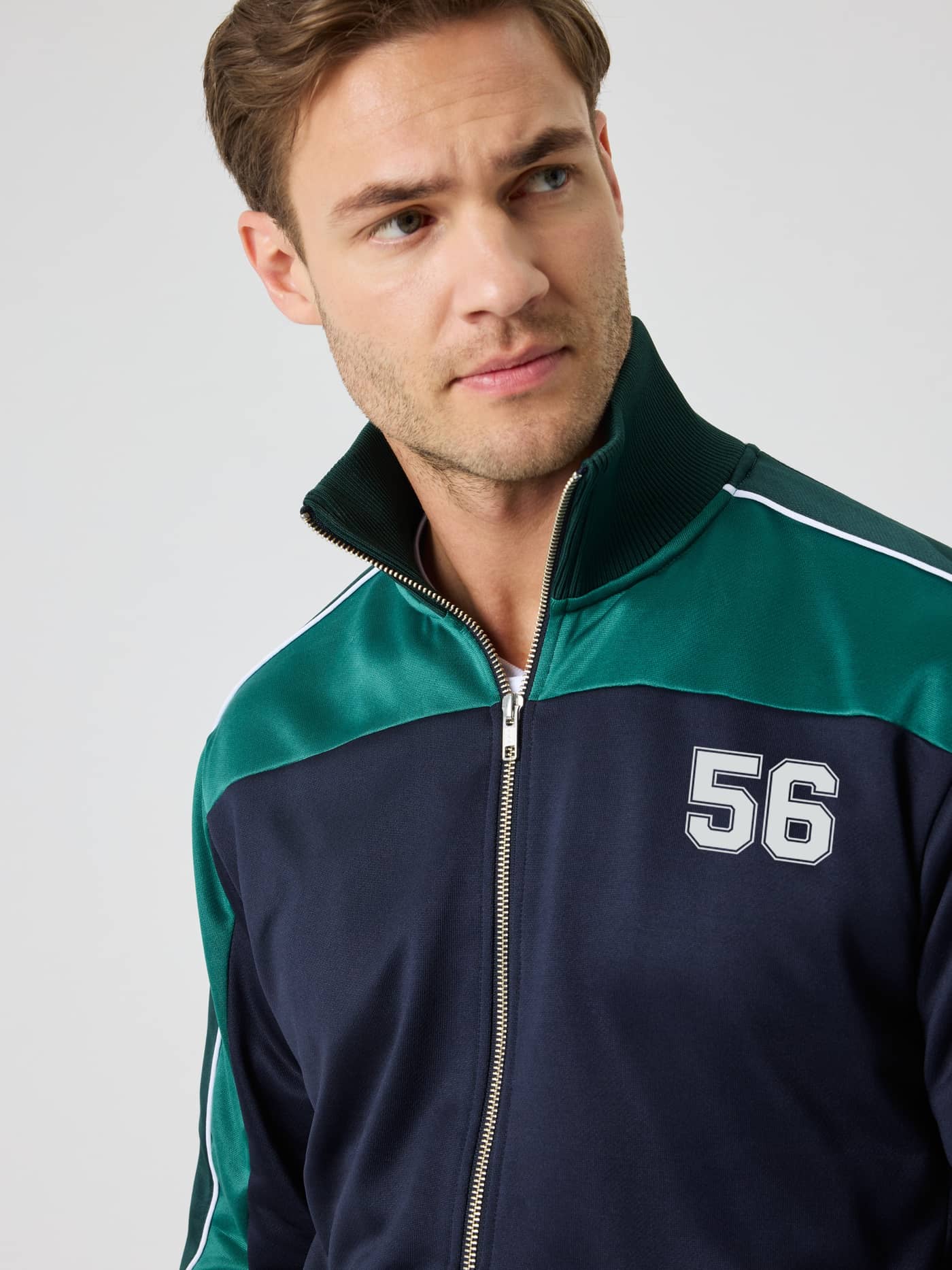 Ace Retro Track Jacket 56 i Night sky (Marinblå) för herr med klassisk tennisstil och sportiga retrodetaljer. - Image 1