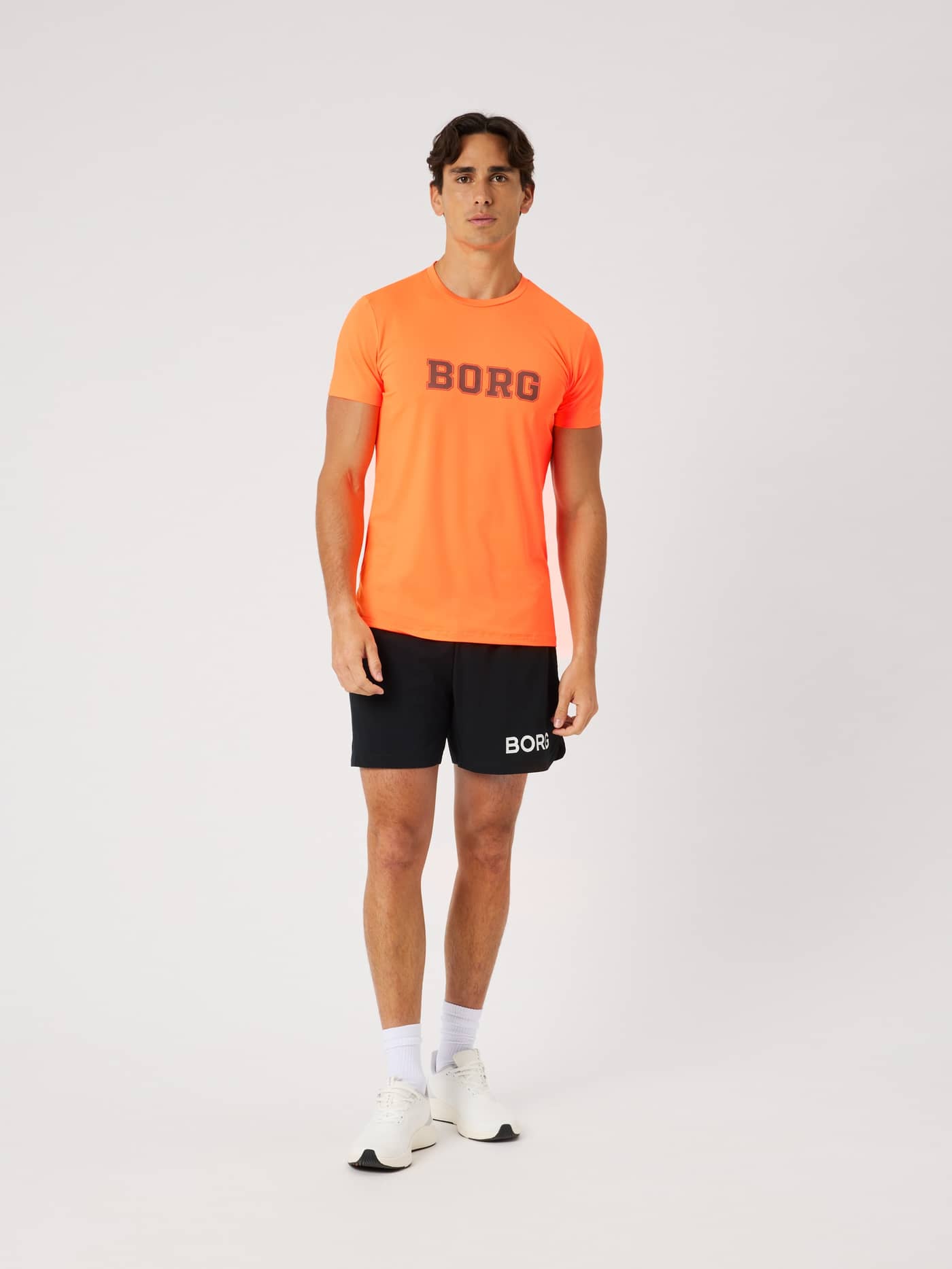 Borg Graphic T-Shirt i Shocking Orange (Orange) set forfra i fuld figur, ideel til træning og tennis. - Image 3