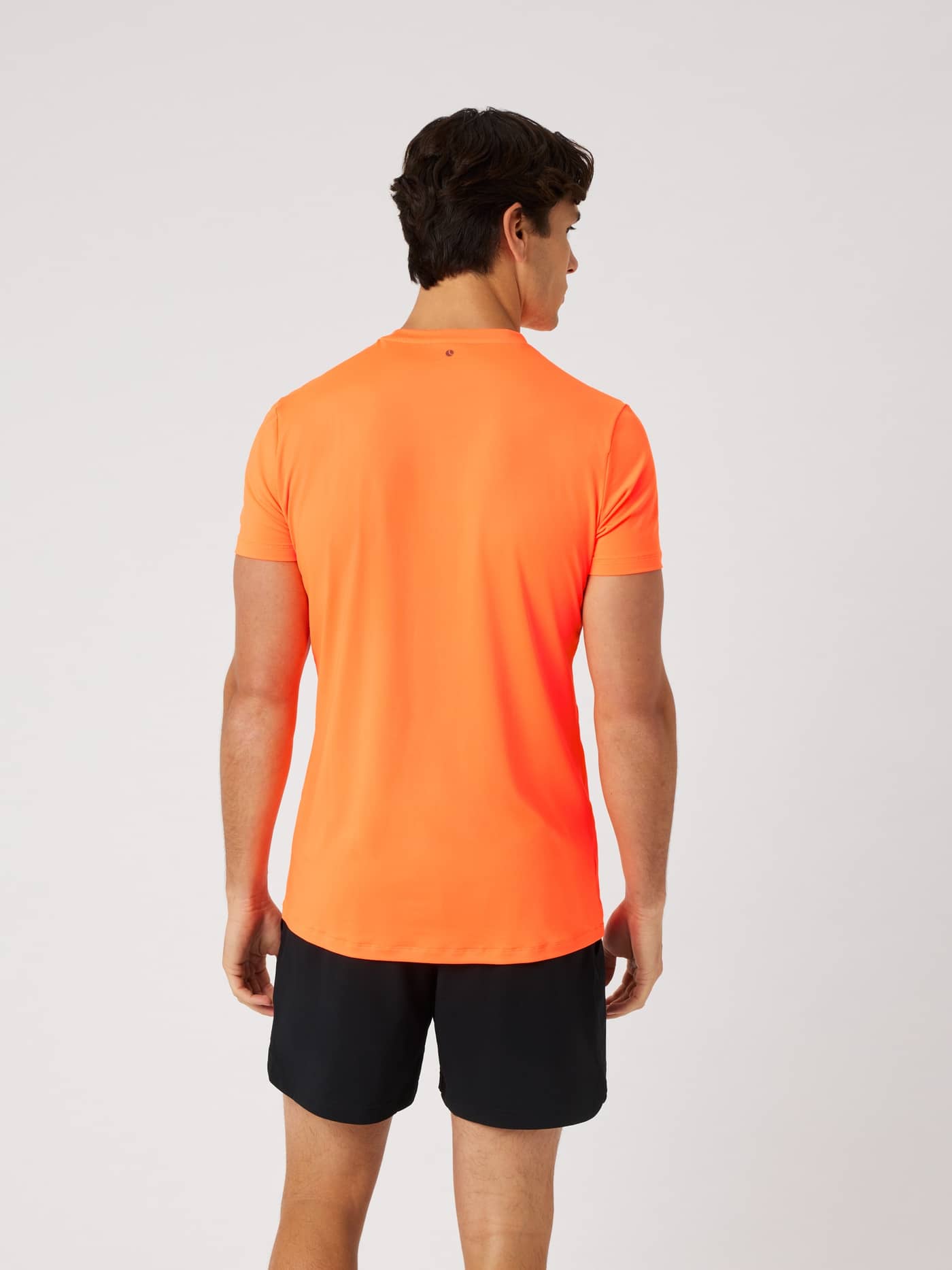 Borg Graphic T-Shirt i Shocking Orange (Orange) set bagfra til performance inden for træning og tennis. - Image 2
