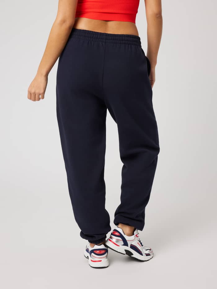 Borg Sweatpants i Night Sky (Marineblå) set bagfra med en behagelig regular fit i blødt bomuldsmateriale. - Image 2