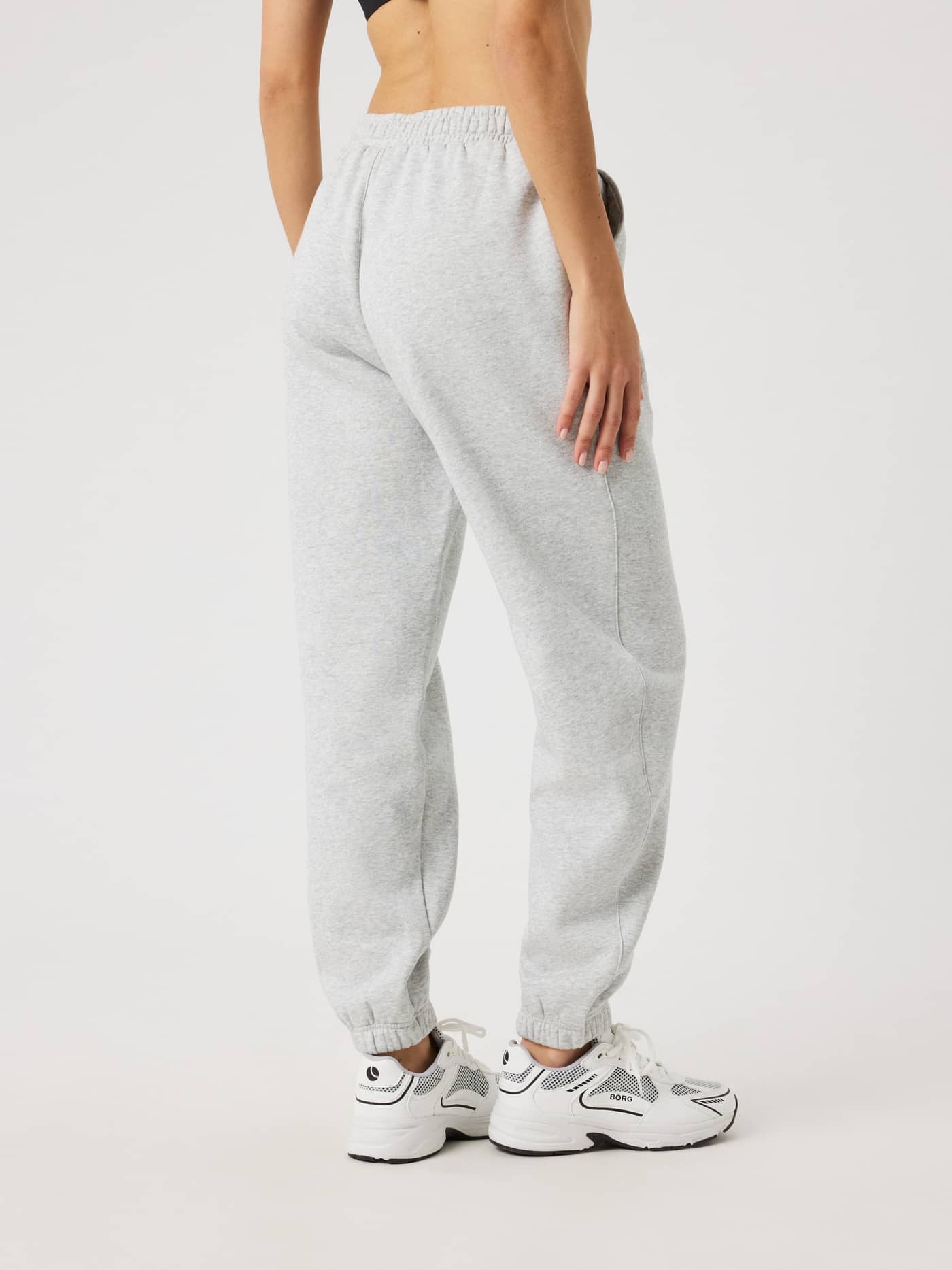 Vue de dos du Borg Sweatpants en Ultra Light Grey Melange (Gris), coupe régulière offrant un style décontracté. - Image 2