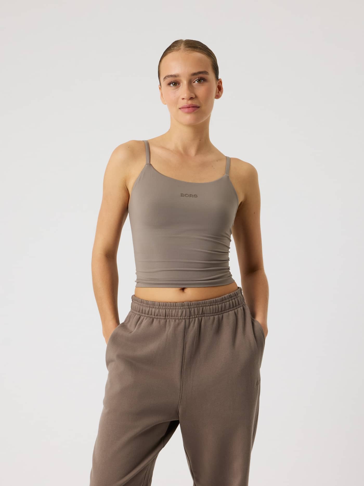 Studio Soft Cropped Tank Top in Falcon (Bruin) met een nauwsluitende pasvorm en ton-sur-ton BORG-logo voor training. - Image 1
