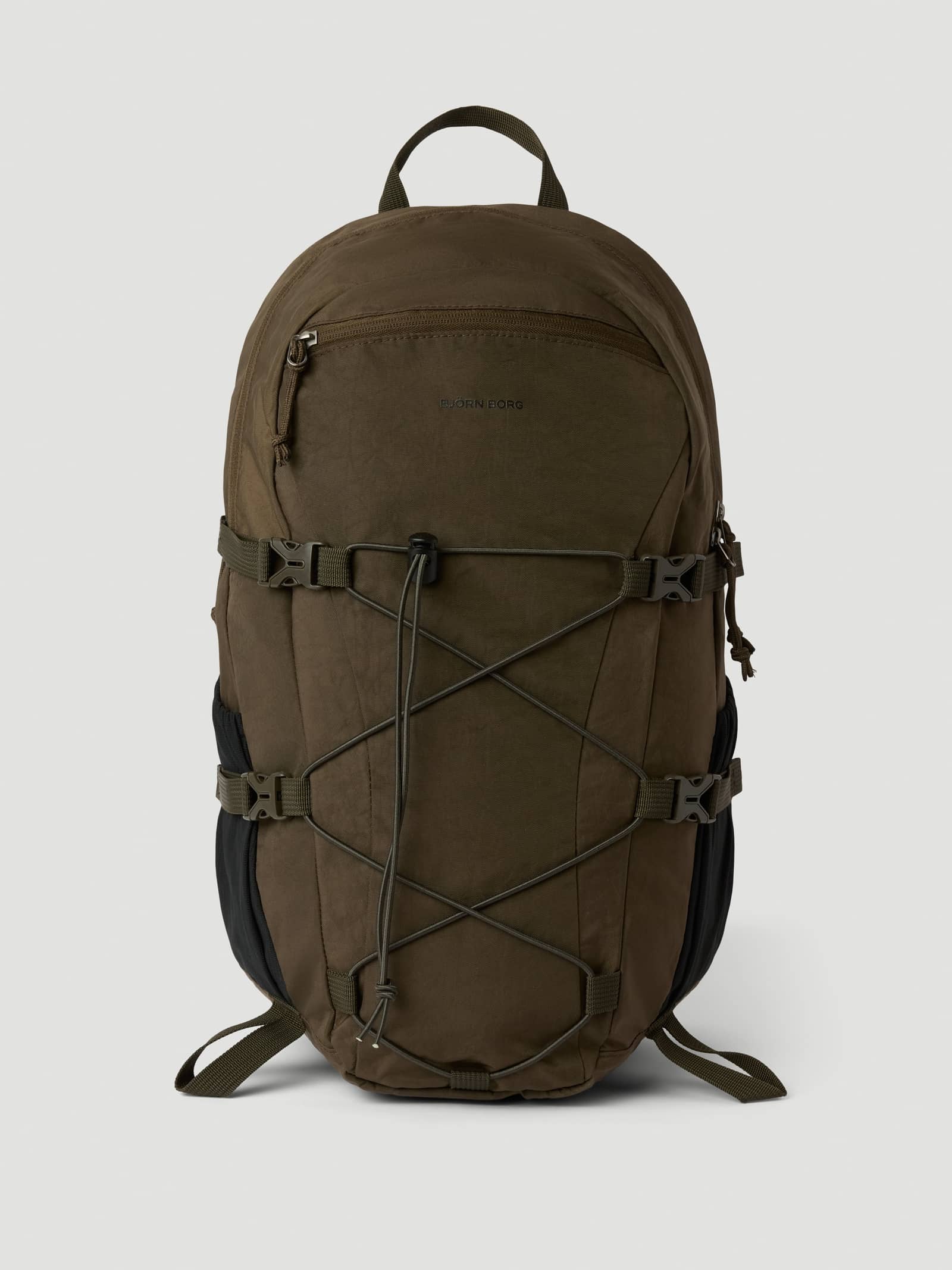 Vorderansicht des Borg Explorer Backpack 28L in Falcon (Braun) aus Polyamid mit Ton-in-Ton-Logo für das Training. - Image 1