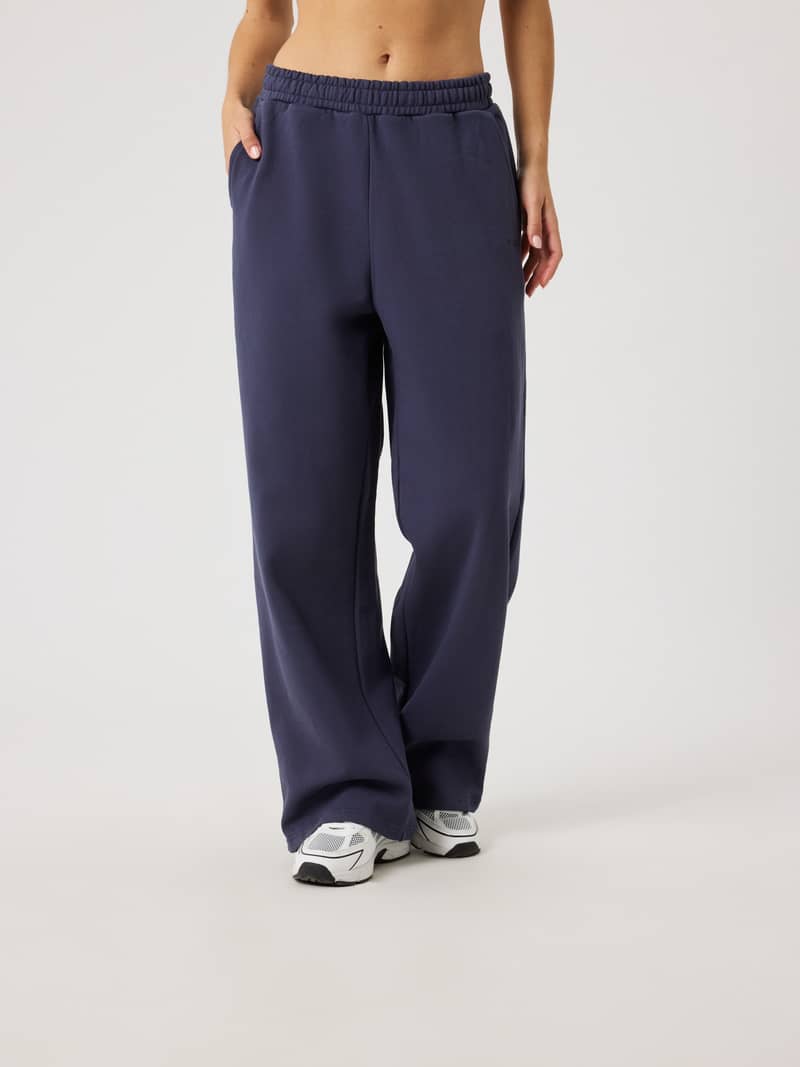 Studio Oversized Straight Sweatpants
