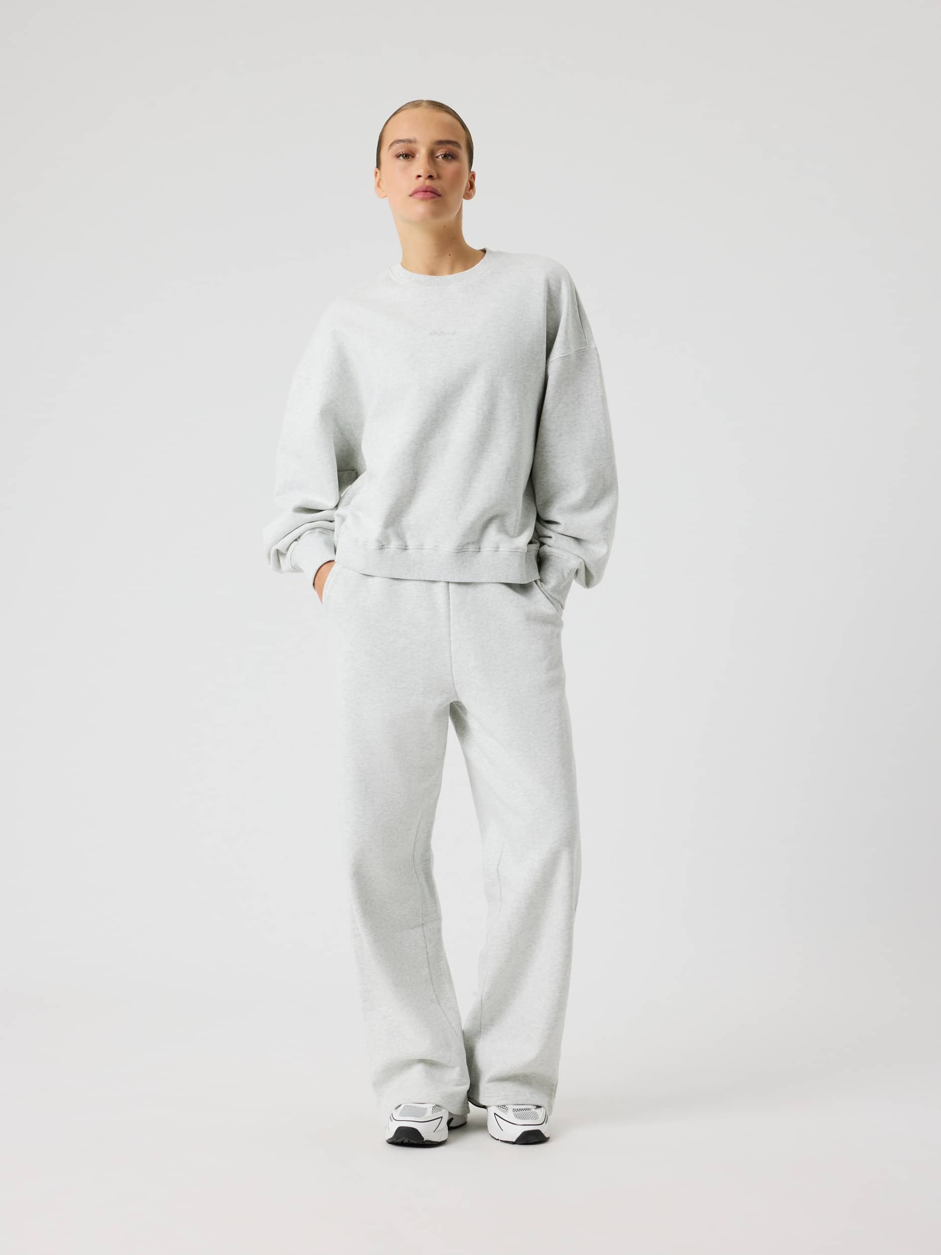 Studio Oversized Straight Sweatpants - Ultra Light Grey Melange