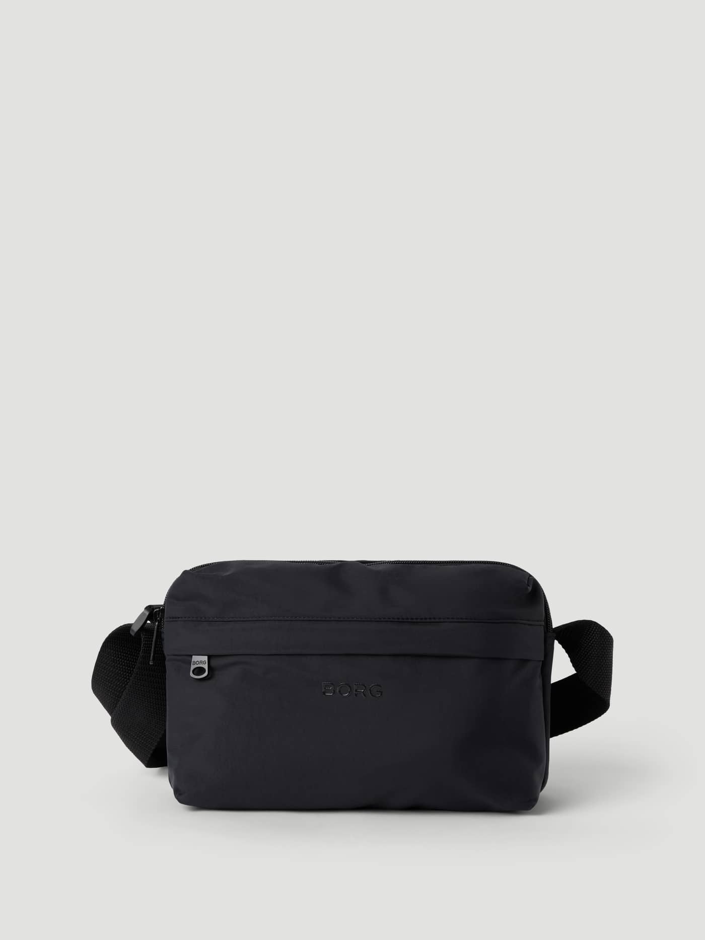 Vista frontal de la Studio Active Crossover Bag en Black Beauty (Negro) de poliéster reciclado con logotipo BORG a tono. - Image 1