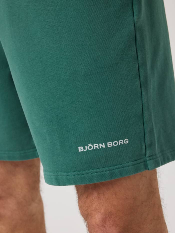 Borg Classic Sweatshorts in Mallard Green (Groen) met een wit logo op de pijp, getoond in close-up. - Image 4