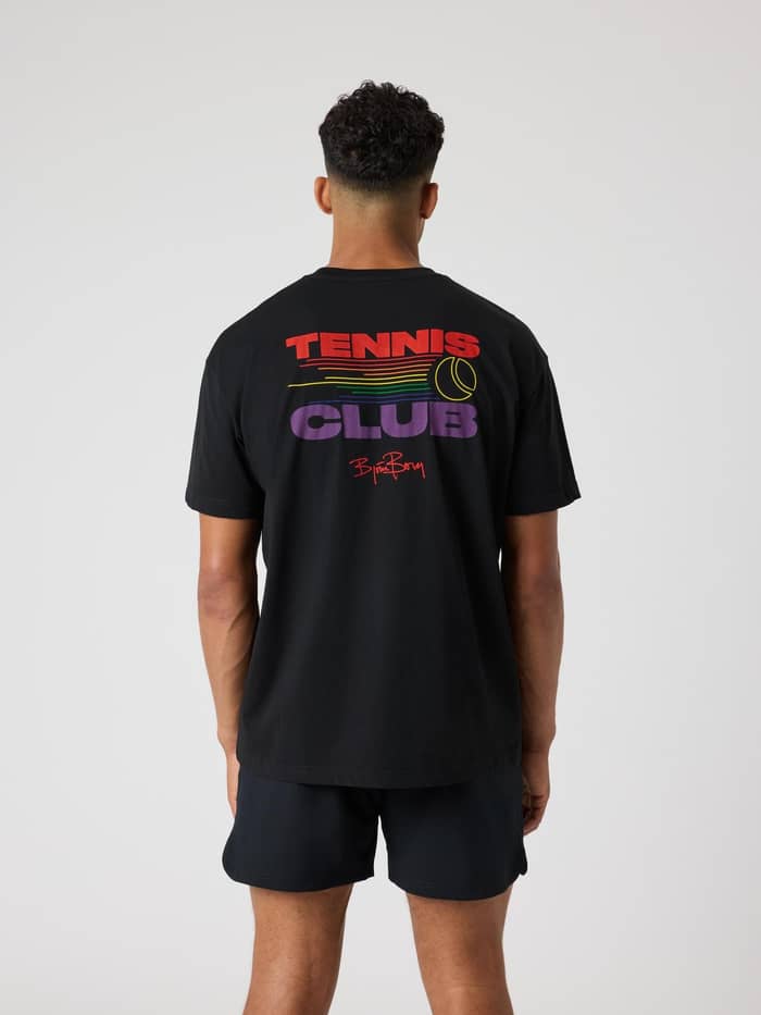 Bakside av Borg Gym Pride Oversized T-Shirt i Black Beauty (Svart) med tennisgrafikk for trening og funksjon.