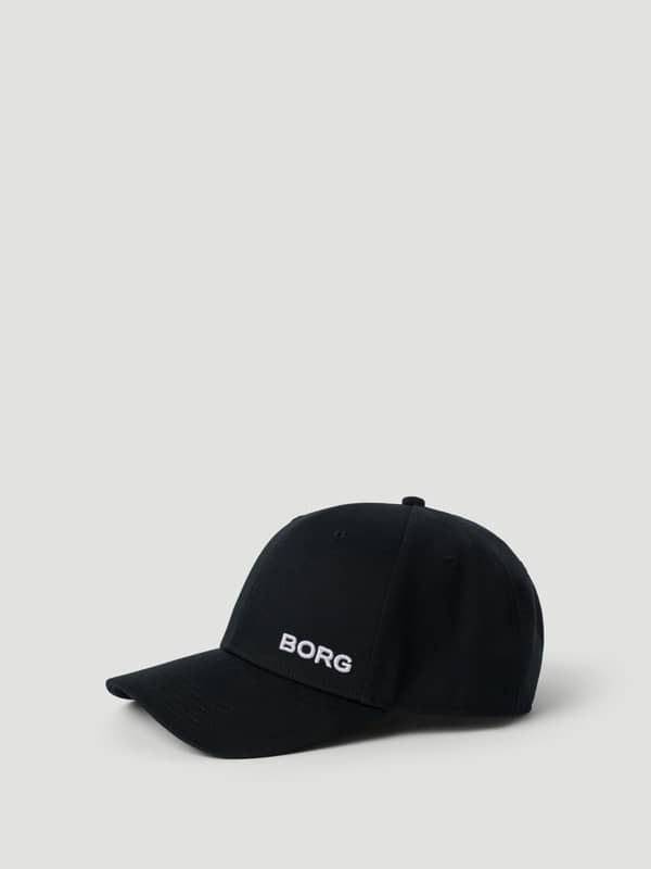 Vue de face de la Borg Course Cap en Black Beauty (Noir), une casquette de golf performance en polyester recyclé.