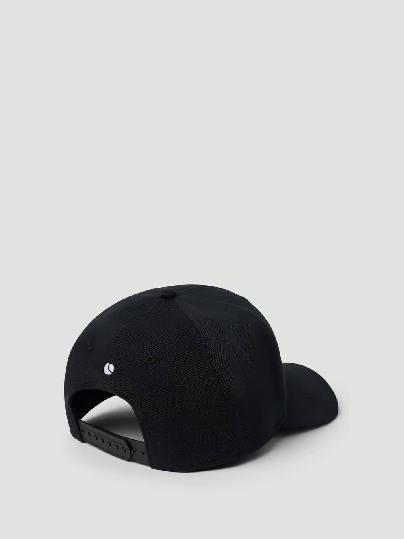 Borg Course Cap i Black Beauty (Sort) set bagfra med snapback-lukning og tennisbold-print til golf. - Image 3