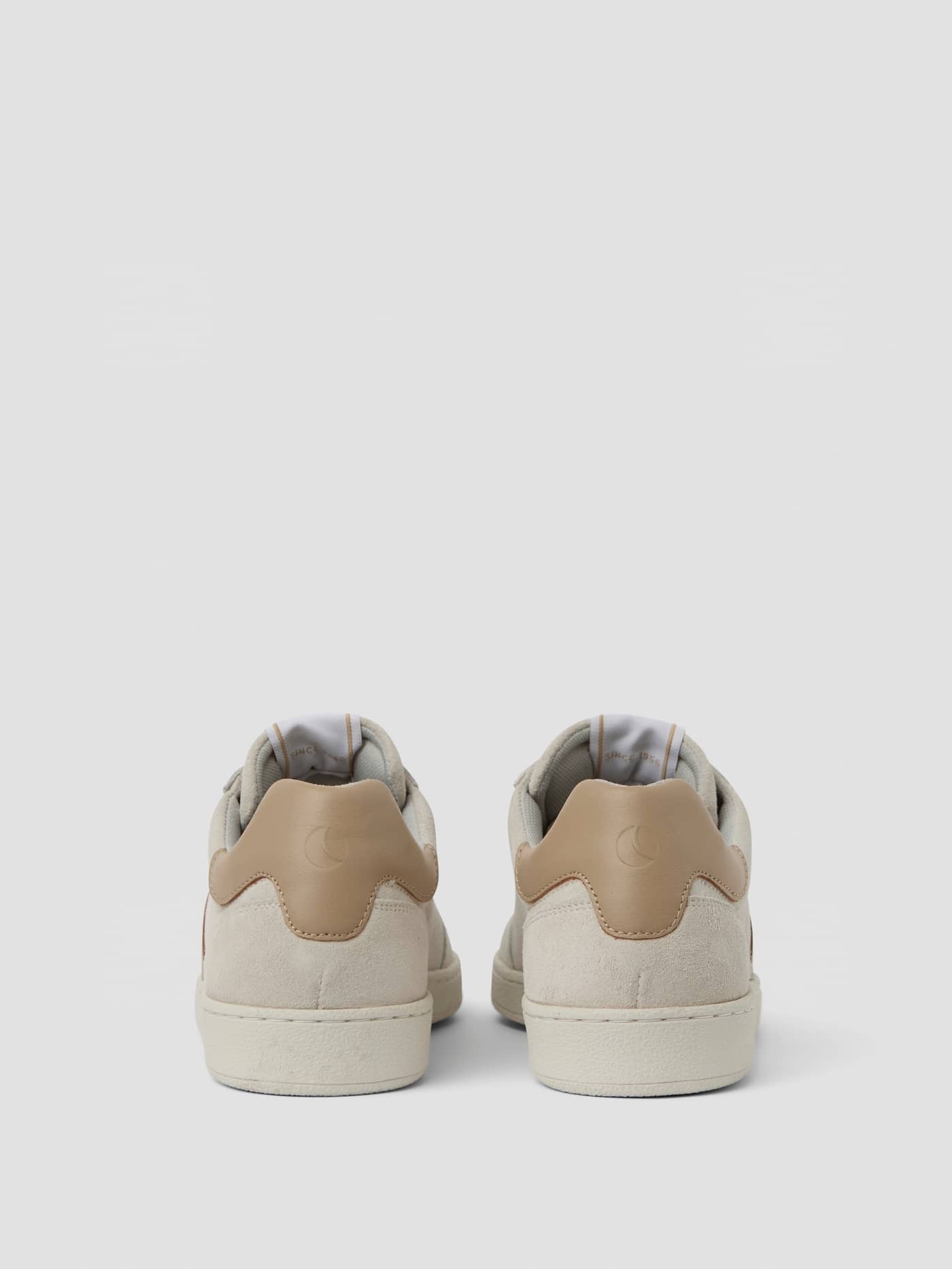 Back view of the tennis-inspired Women's Grace Leather Sneakers in White and Beige 100% genuine leather. - Image 3