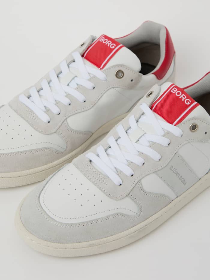 Men's Legacy Leather Sneakers in wit en rood van leer voor heren met een tennis-geïnspireerd design en rode logo-accenten. - Image 2