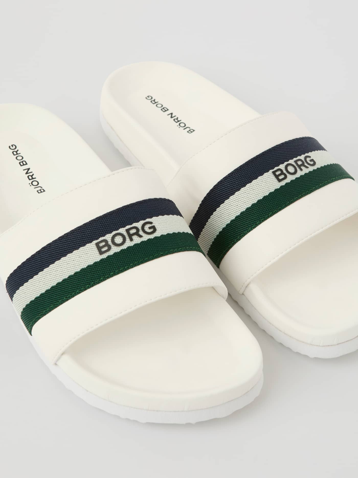Vita Unisex Heritage Slides i slitstark TPU med en randig rem och mörk BORG-logotyp för en stilren fritid. - Image 2