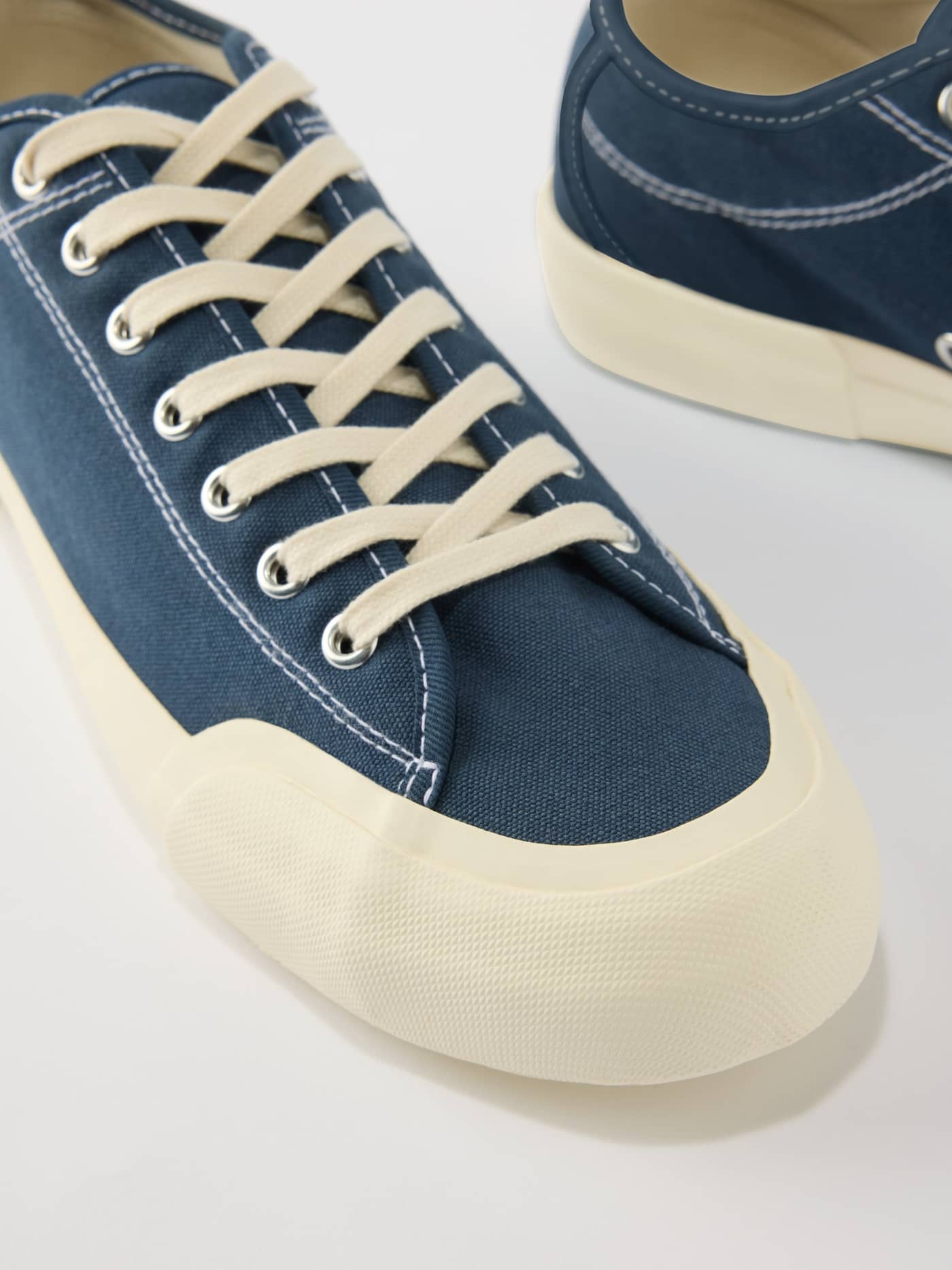 Nærbillede af Unisex Smash Sneakers i Blå i bomuldskanvas med tennisinspireret stil og performance. - Image 4