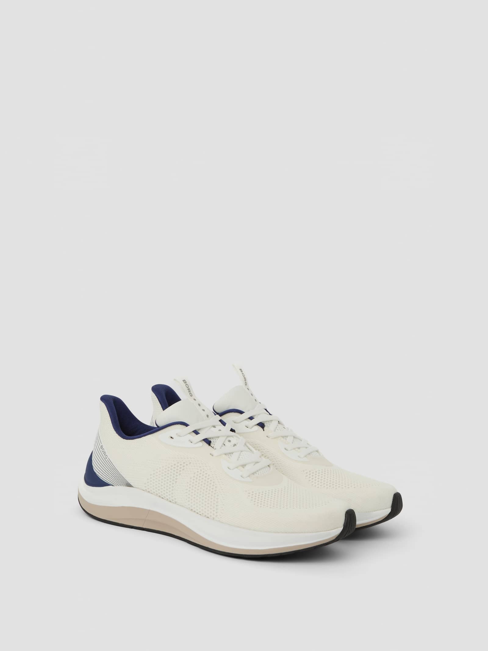Unisex Ace Knit Sneakers en blanco con empeine de punto flexible para rendimiento en running y un estilo diario versátil. - Image 1