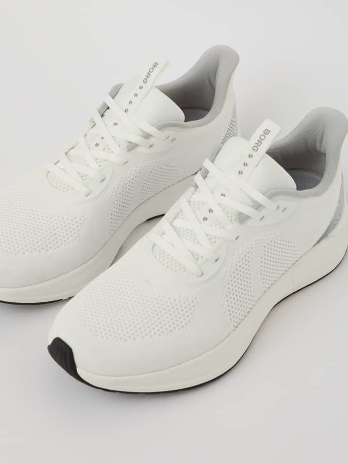 Witte Unisex Ace Knit Sneakers van gebreid materiaal met een grijs BORG-logo voor running en een dagelijkse stijl. - Image 2