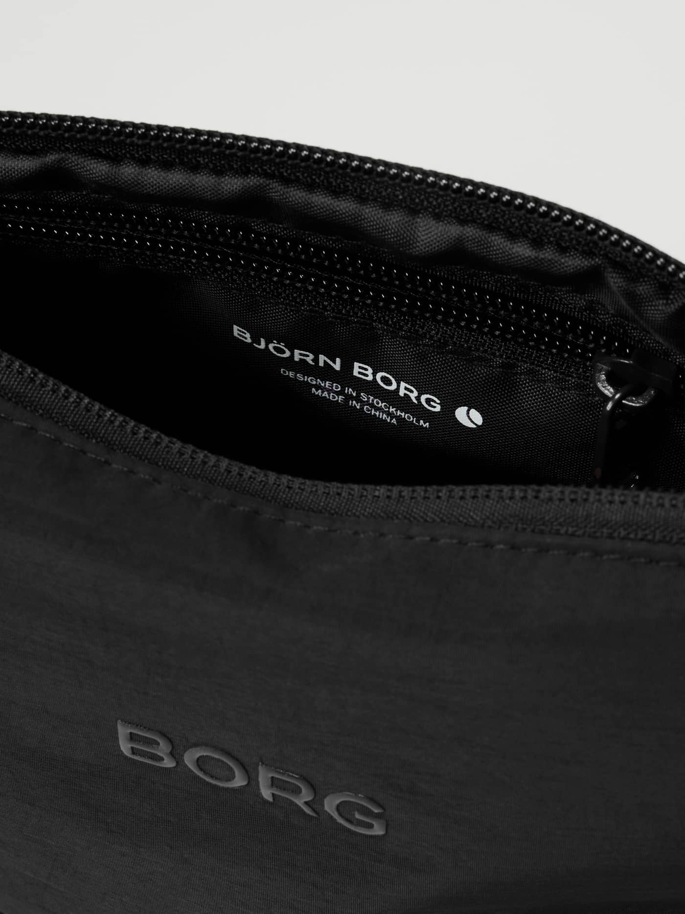 Studio Active Wash Bag Set in Black Beauty (Black) featuring a black logo and recycled polyester for training sessions. - Image 7