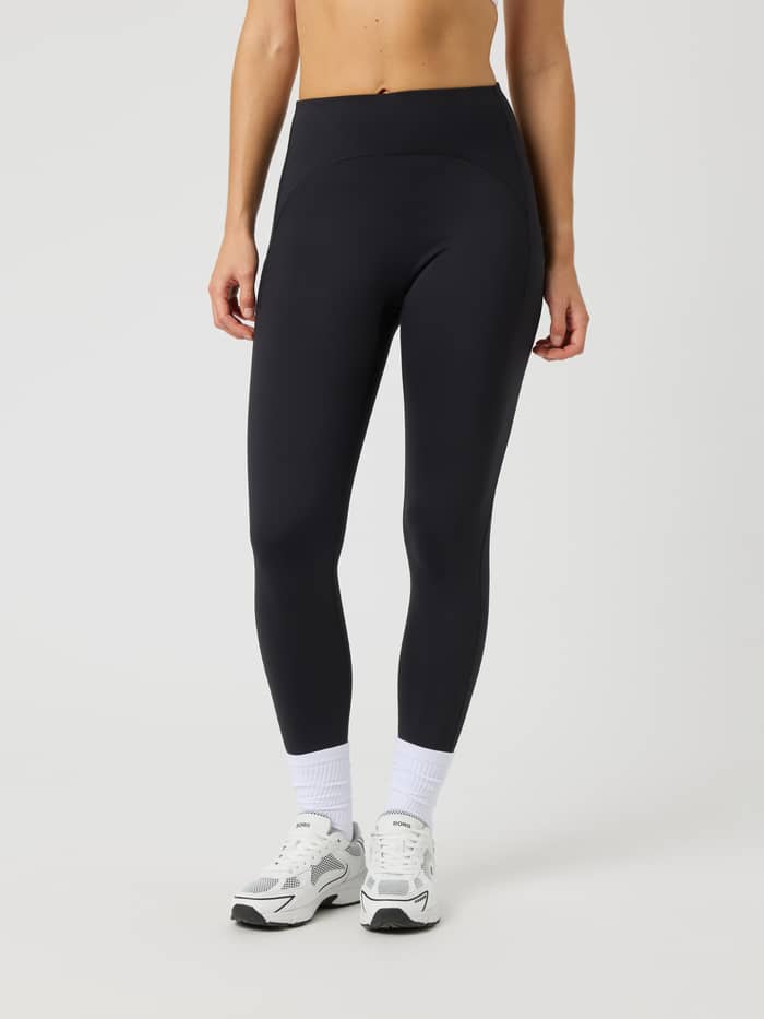 Borg Reform Pocket Tights in Black Beauty (Zwart), een slim-fit sportlegging met hoge taille voor training en tennis.