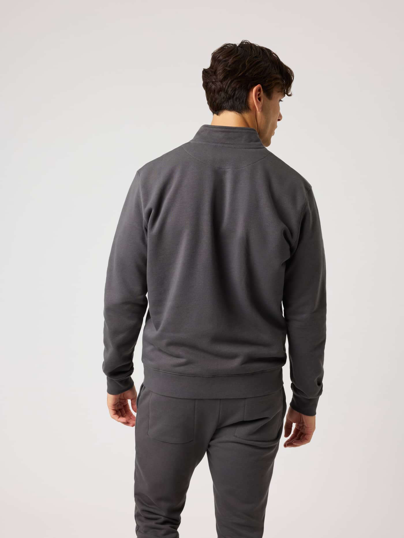Back view of the Centre Full Zip Sweatshirt in Asphalt (Black) for a clean and premium Scandinavian leisure look. - Image 2