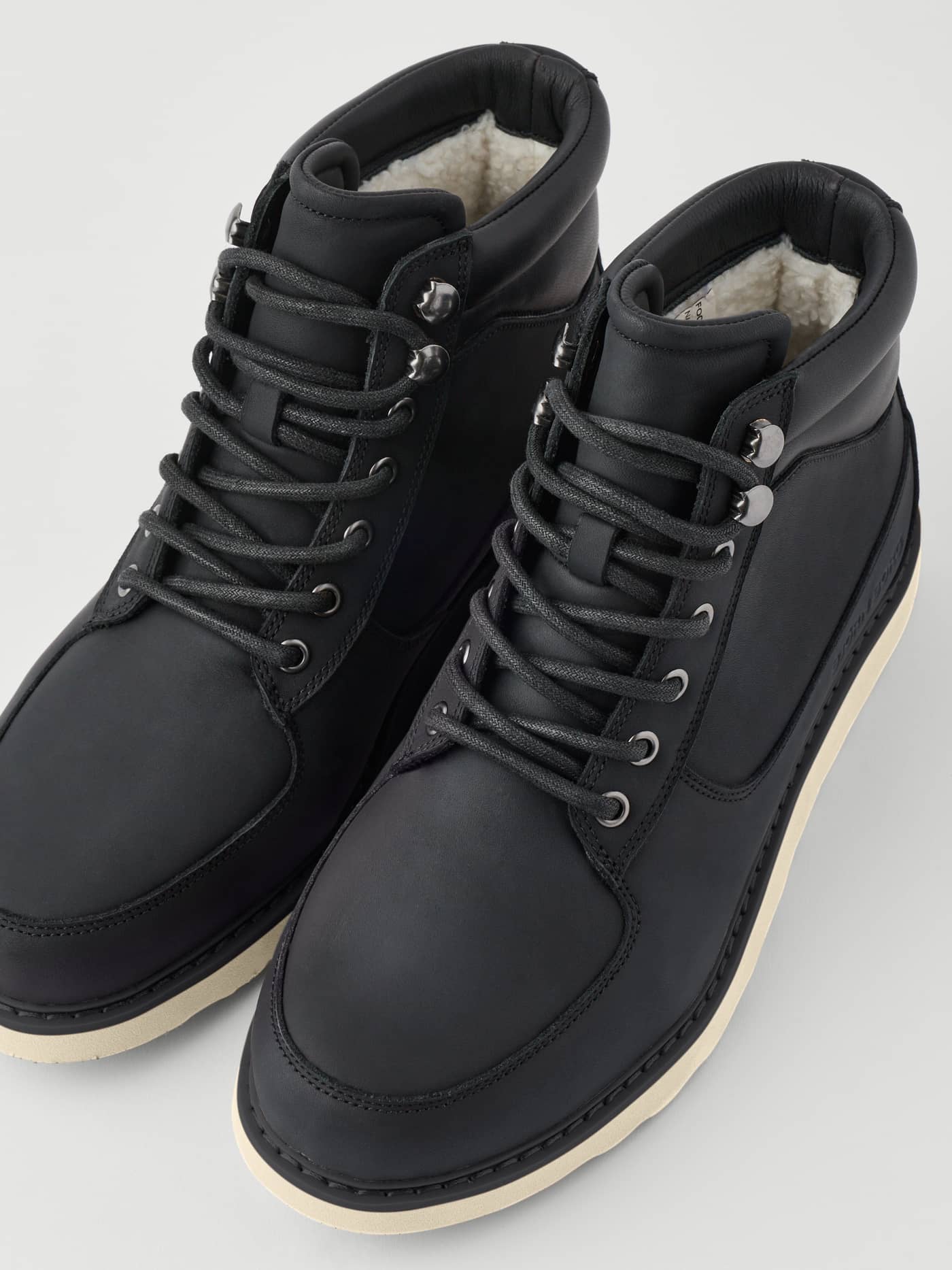 Men's Altitude Boots in black genuine leather featuring a secure lace-up closure and warm inner lining. - Image 5