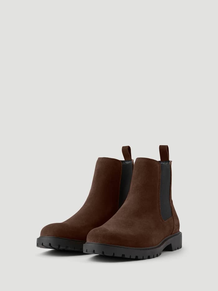 Men's Chelsea Suede Boots i Brun med overdel i ruskind, elastiske sidepaneler og en grov sort sål. - Image 2