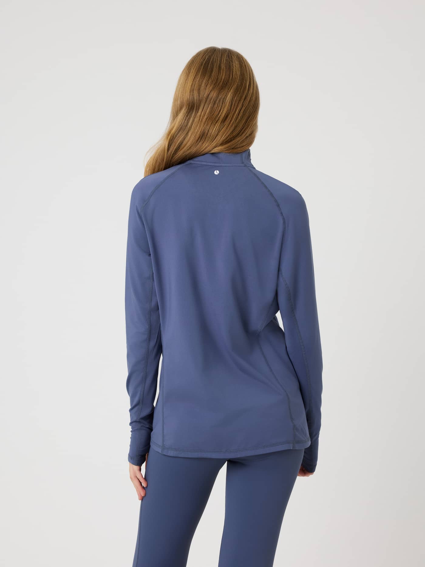 Kids Borg Full Zip Midlayer i Nightshadow Blue (Blå) sett bakfra med hvit logo til trening. - Image 2