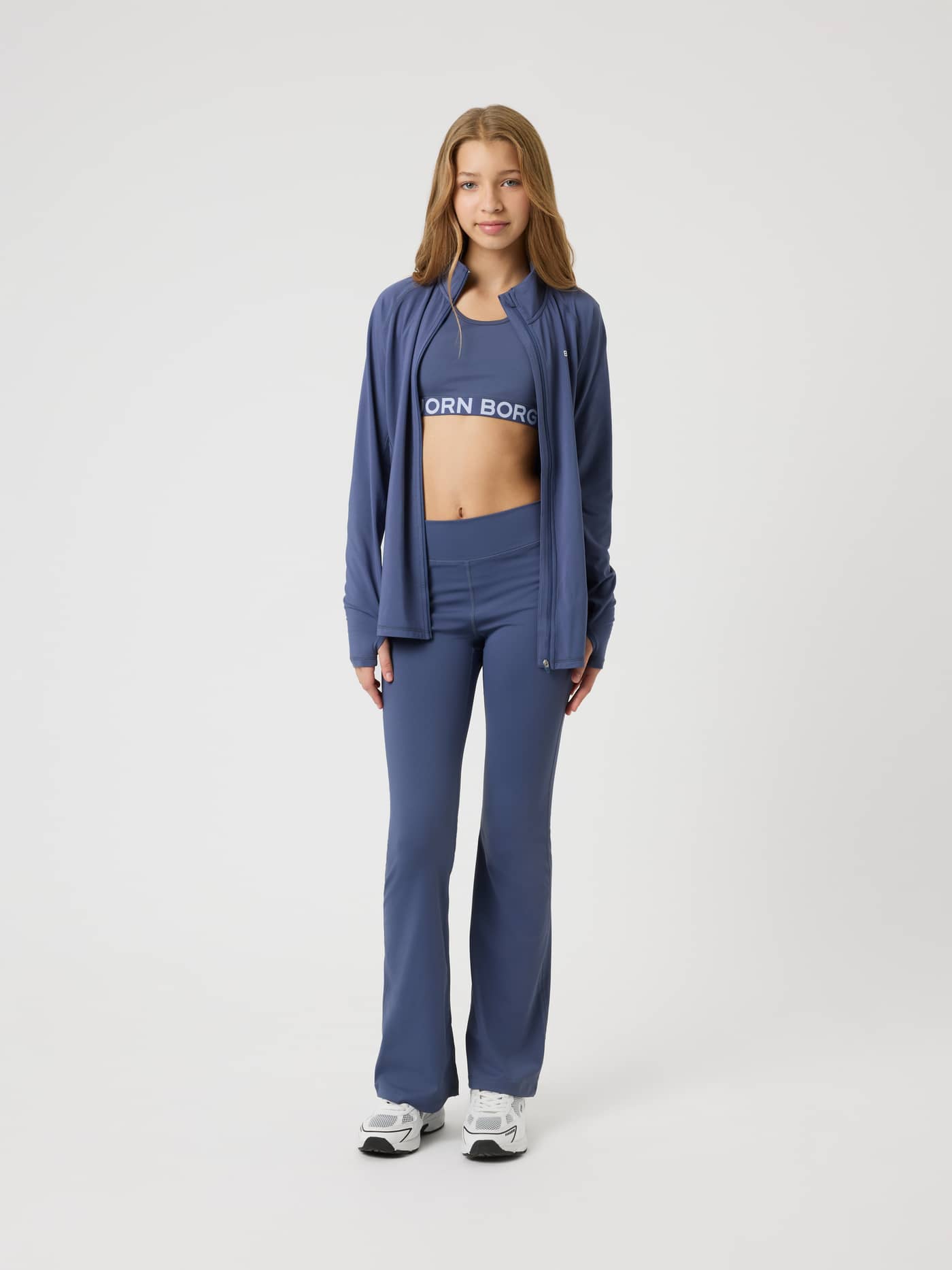 Borg Full Zip Midlayer til kids i Nightshadow Blue (Blå), helfigur sett forfra til trening. - Image 3