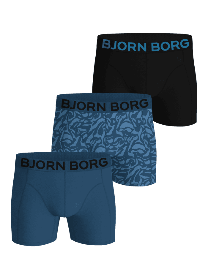 Vue de face de l'Organic Cotton Stretch Boxers 3-pack noir, bleu et à imprimé abstrait avec logos noirs et bleus.