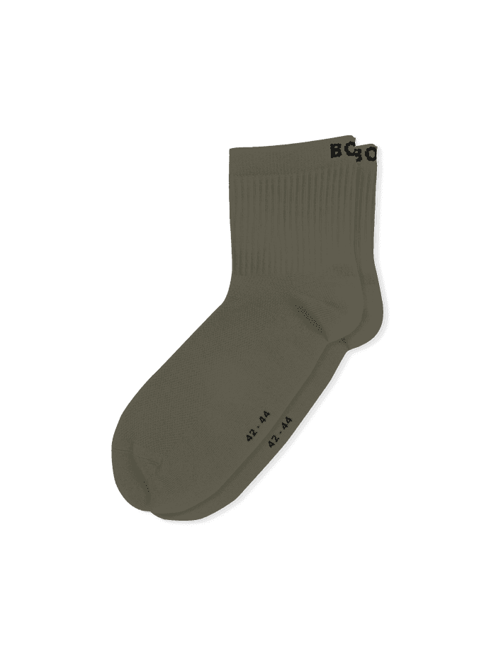 Sports Mid Ankle Socks 3-pack in green for training featuring a mid ankle length and black logo details. - Image 3