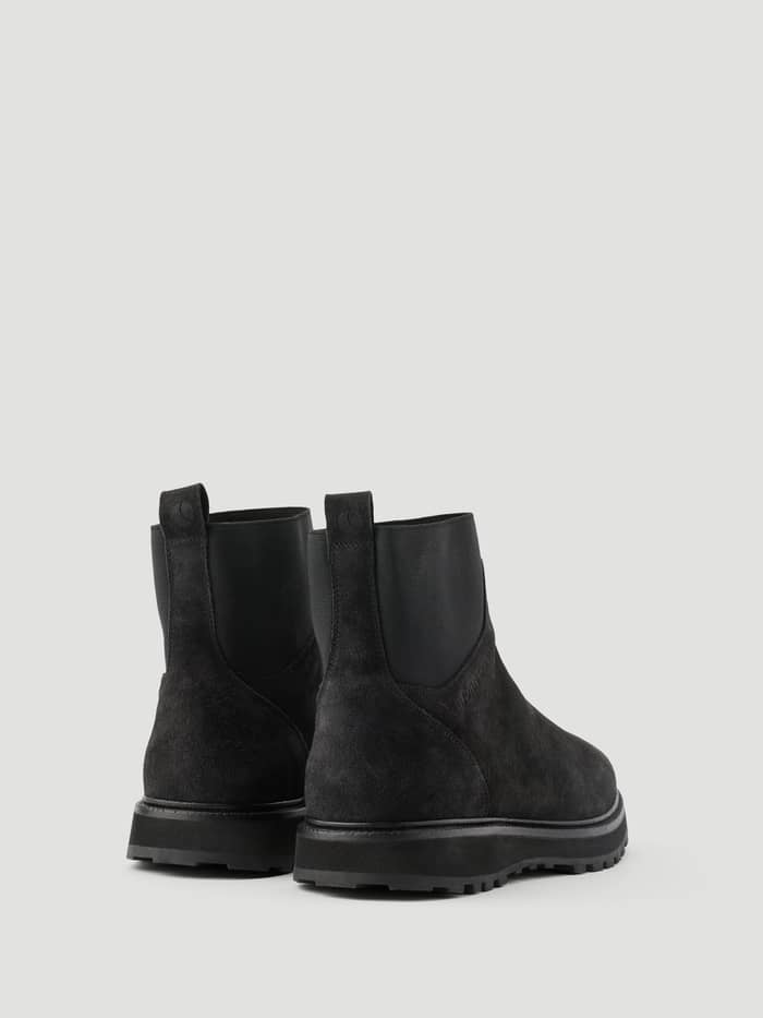 Men's Summit Chelsea Boots i Sort set bagfra i førsteklasses læder med en holdbar riflet sål. - Image 3