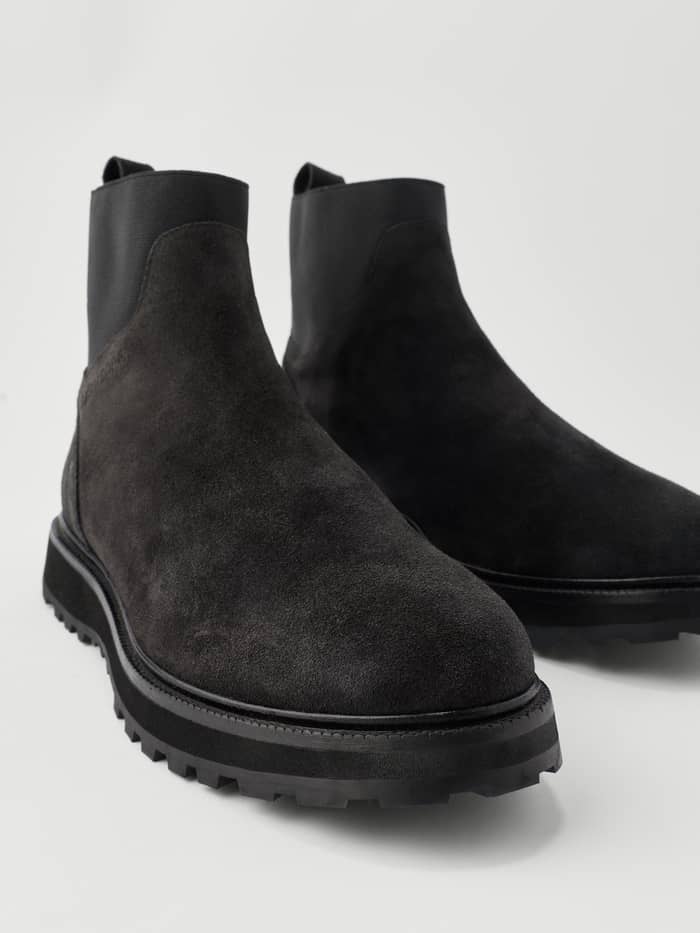 Men's Summit Chelsea Boots i Sort med en premium ruskindskvalitet og en tyk, holdbar profilsål. - Image 4