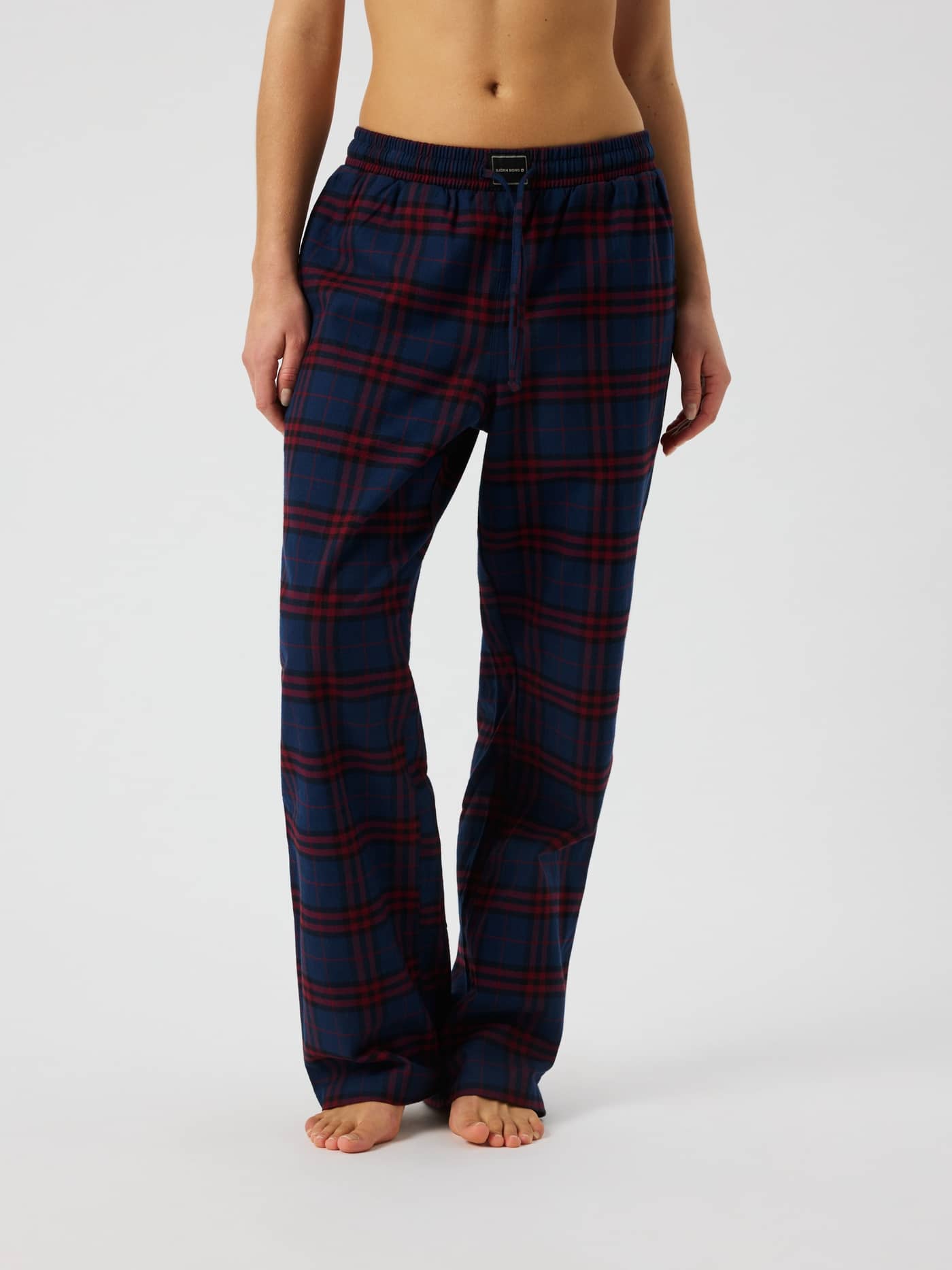 Core Flannel Pyjama Set 2-pack in checked pattern, showing mid-rise waist and adjustable drawstring. - Image 3