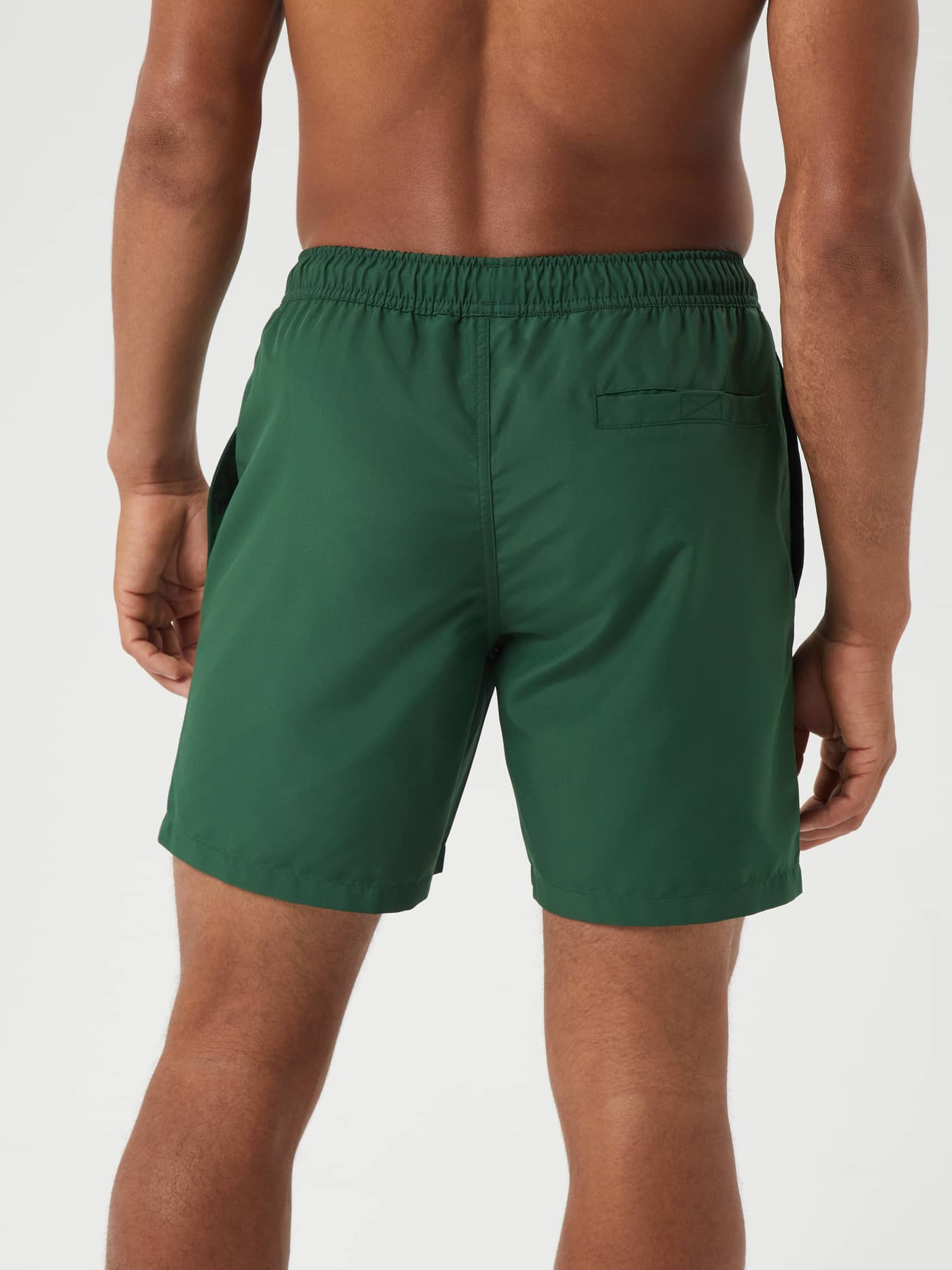 Borg Swim Shorts in Dark Green (Groen) in achteraanzicht met een functionele achterzak met klittenband. - Image 3