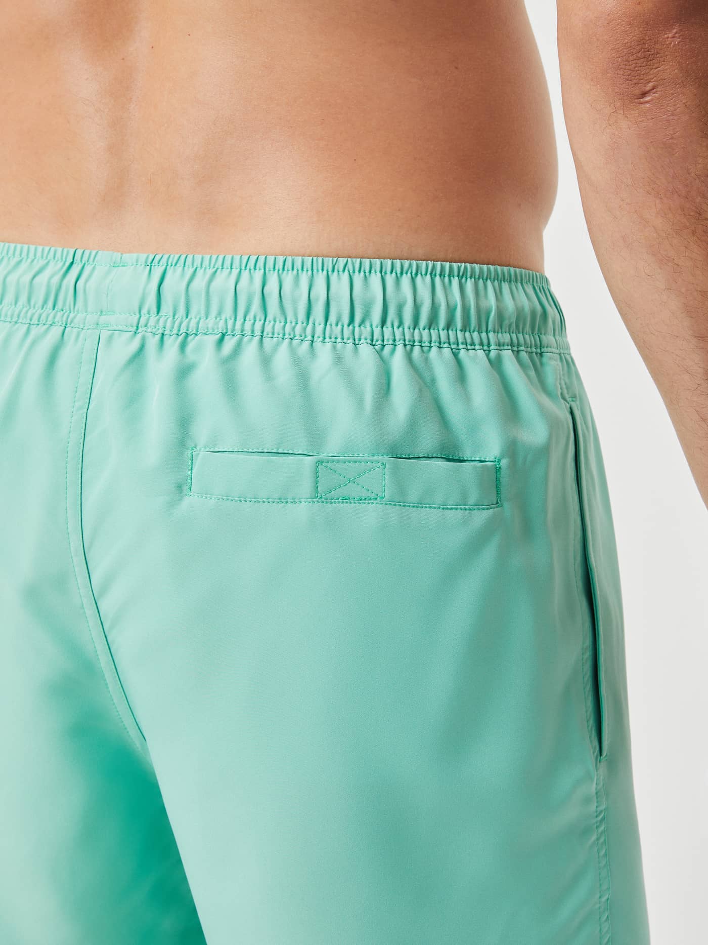 Borg Swim Shorts in Neptune Green (Grün) mit funktionaler Klettverschlusstasche und elastischem Bund in der Rückansicht. - Image 4