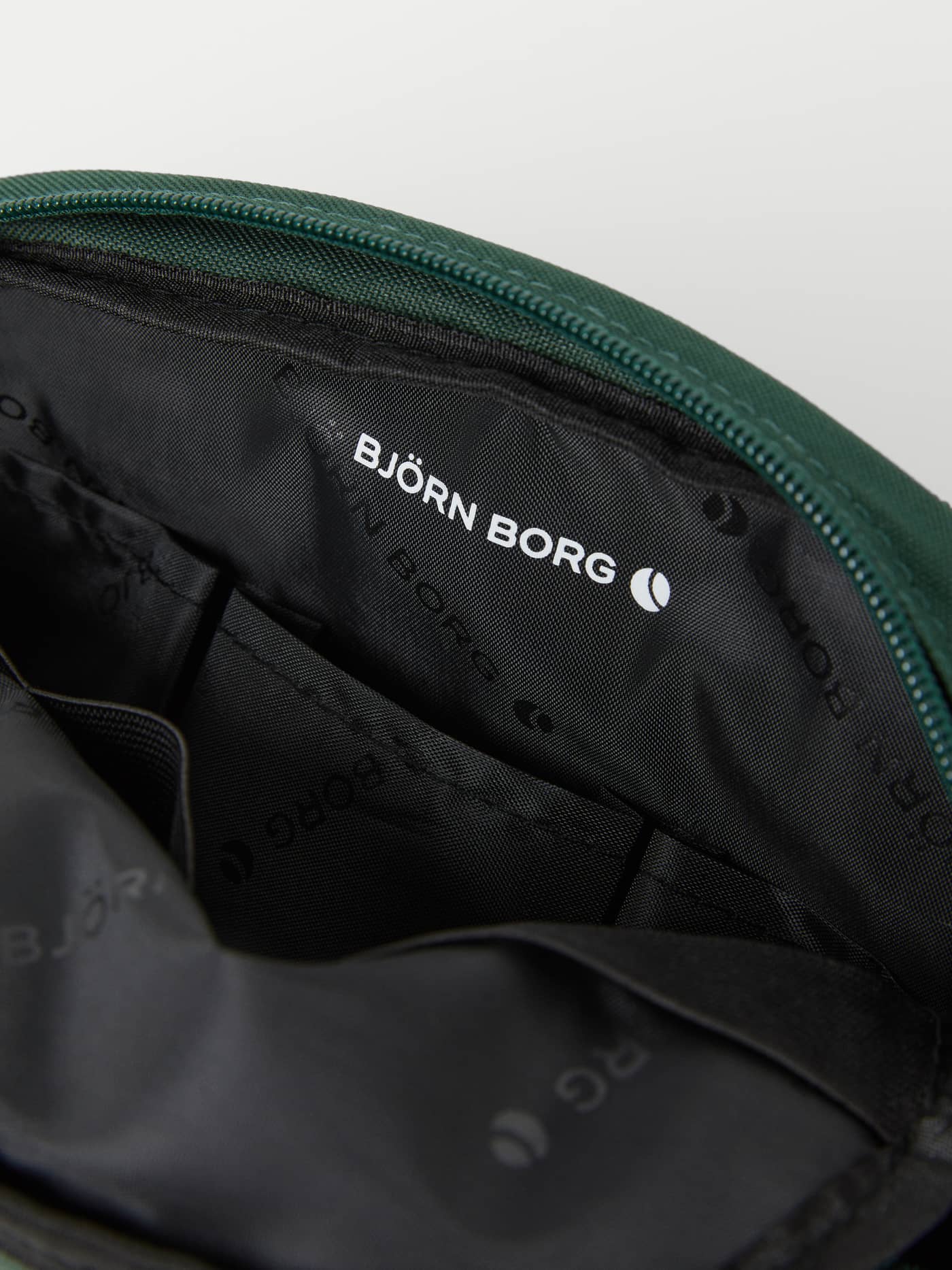 Björn Borg - Core Toilet Case Standing  Grün - Image 3