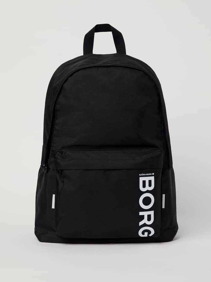 Core Street Backpack 21L i Black Beauty (Sort) af genanvendt polyester set forfra med et hvidt BORG-logo. - Image 1